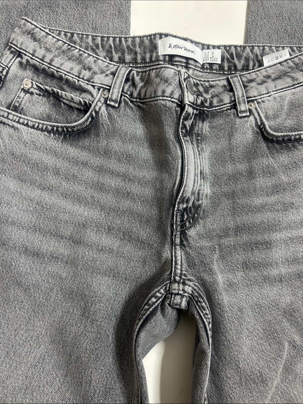 NWT (size 8) & Other Stories STRAIGHT-LEG JEANS - Picture 6 of 9